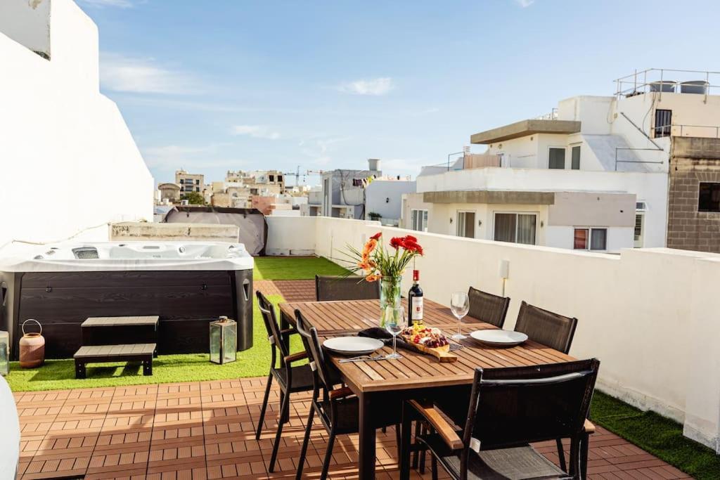 Luxury Designer Penthouse With Private Jacuzzi Apartment Sliema Exterior foto